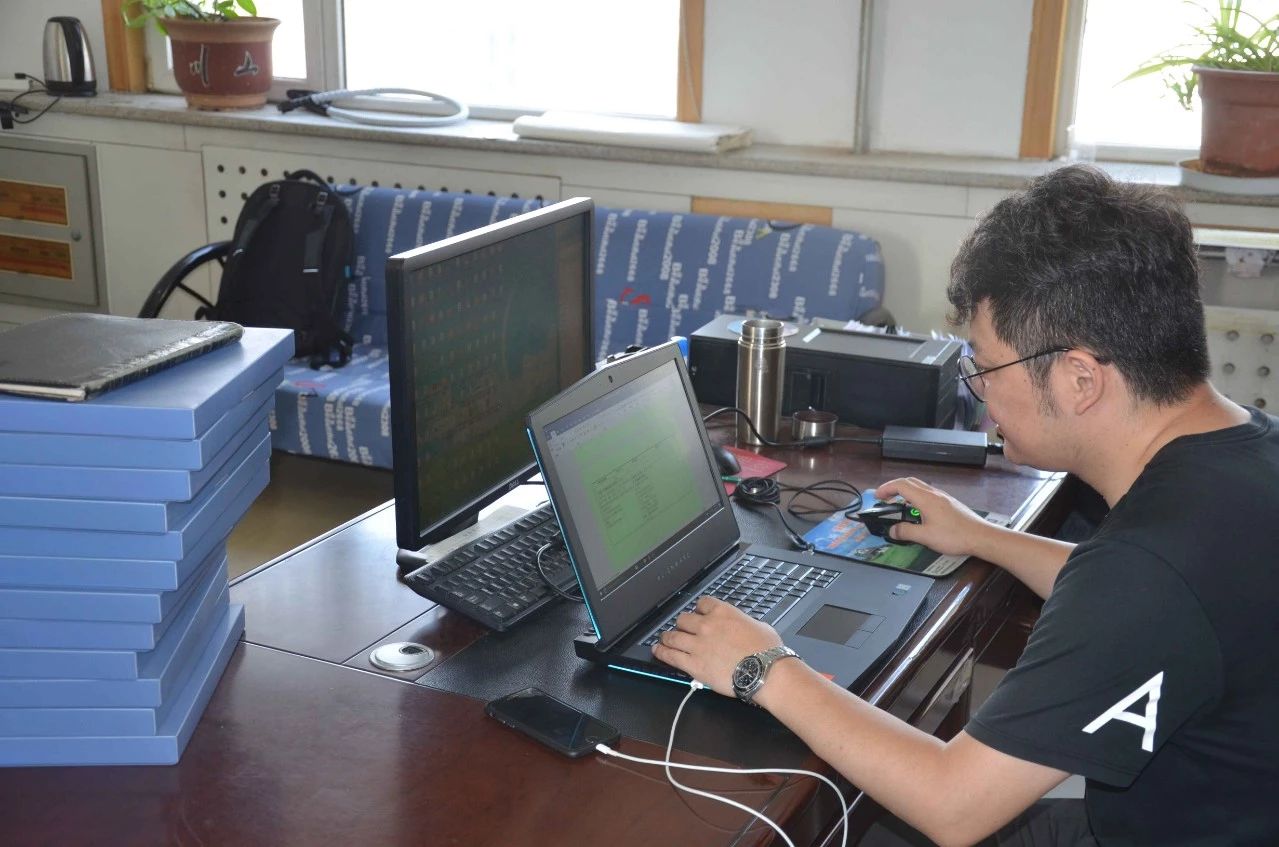 微信图片_20190715091051.jpg NG大舞台-有梦你就来 -致力于新媒体舞台视觉艺术创作整案服务
