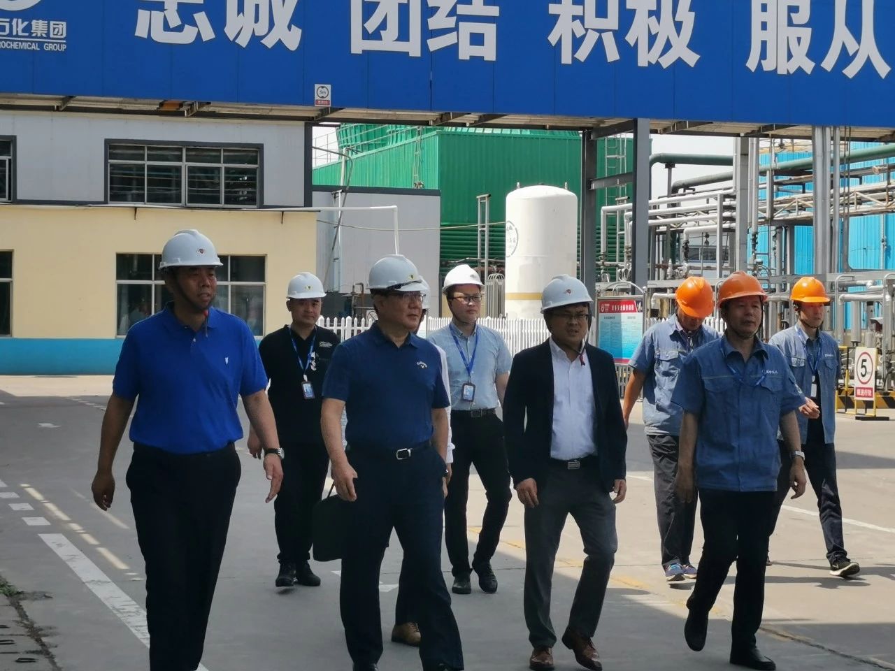 微信图片_20190715090727.jpg NG大舞台-有梦你就来 -致力于新媒体舞台视觉艺术创作整案服务