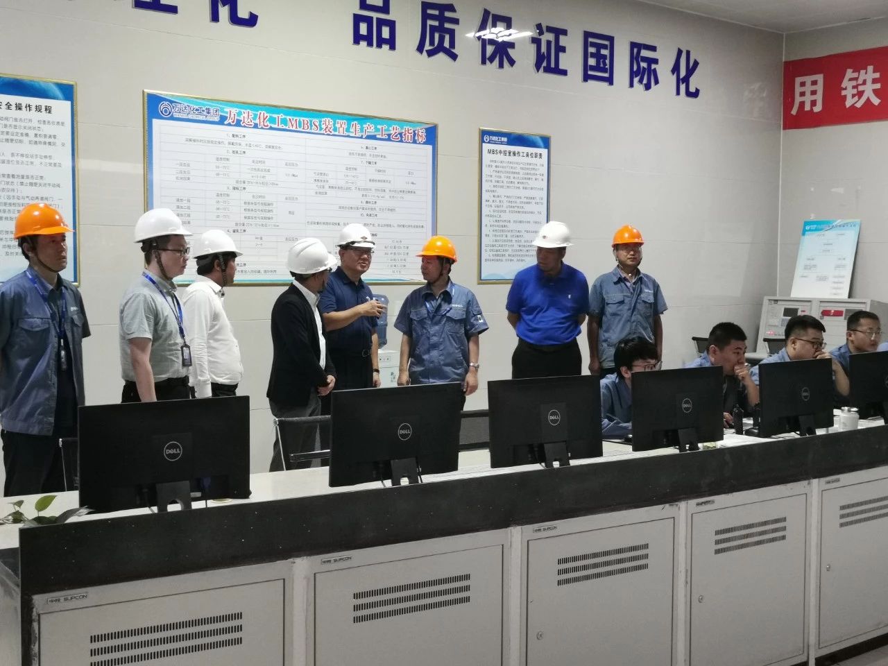 微信图片_20190715090756.jpg NG大舞台-有梦你就来 -致力于新媒体舞台视觉艺术创作整案服务
